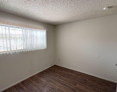 4418 N 53rd Lane - Photo Thumbnail 15