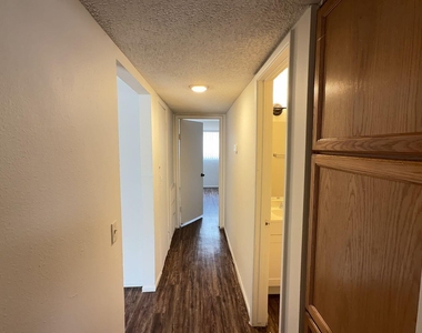 4418 N 53rd Lane - Photo Thumbnail 5