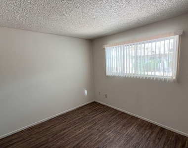 4418 N 53rd Lane - Photo Thumbnail 14
