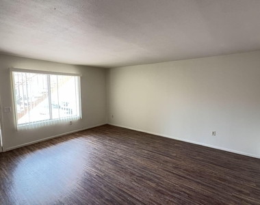 4418 N 53rd Lane - Photo Thumbnail 24