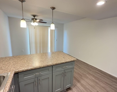 4418 N 53rd Lane - Photo Thumbnail 1