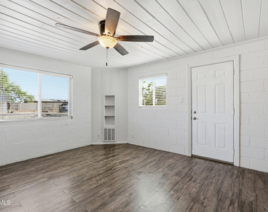 623 S Country Club Drive - Photo Thumbnail 5