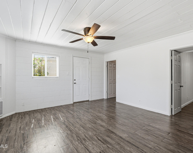 623 S Country Club Drive - Photo Thumbnail 4