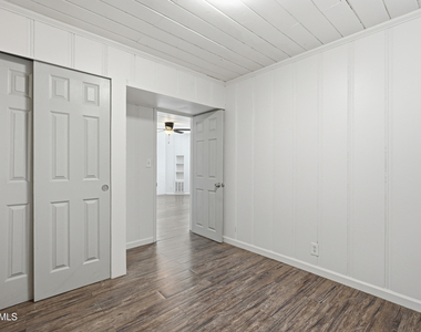 623 S Country Club Drive - Photo Thumbnail 11