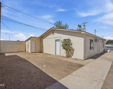 623 S Country Club Drive - Photo Thumbnail 1