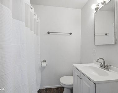 623 S Country Club Drive - Photo Thumbnail 12