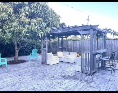 4580 Ne 3rd Avenue - Photo Thumbnail 17
