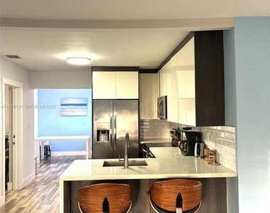 4580 Ne 3rd Avenue - Photo Thumbnail 2