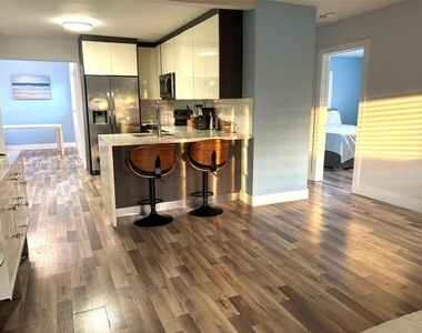 4580 Ne 3rd Avenue - Photo Thumbnail 3