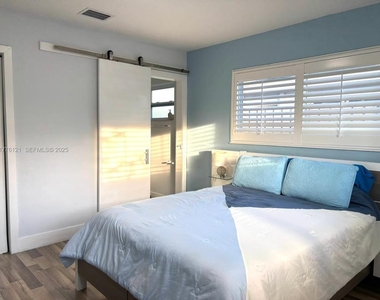 4580 Ne 3rd Avenue - Photo Thumbnail 7