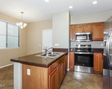 451 S Hawes Road - Photo Thumbnail 5