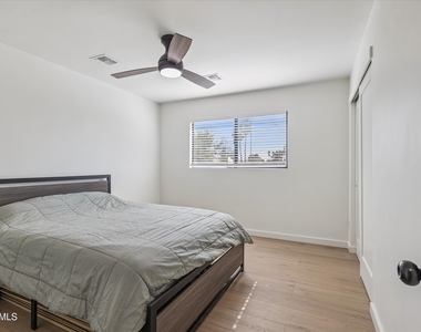1726 N 74th Place - Photo Thumbnail 18