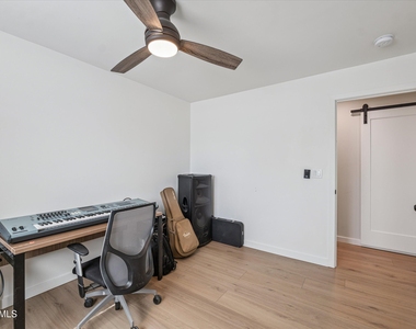 1726 N 74th Place - Photo Thumbnail 17