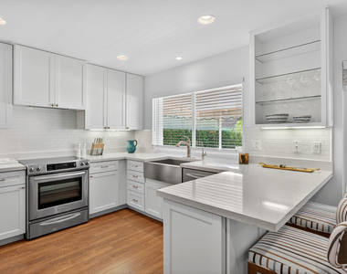 11352 Briarwood Place - Photo Thumbnail 5