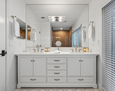 11352 Briarwood Place - Photo Thumbnail 8