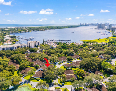 11352 Briarwood Place - Photo Thumbnail 21