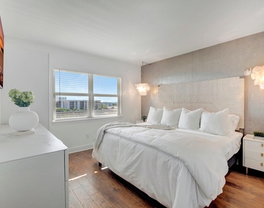 2871 N Ocean Boulevard - Photo Thumbnail 9