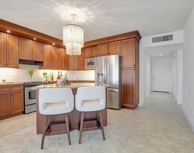 2871 N Ocean Boulevard - Photo Thumbnail 4