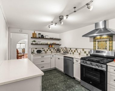 921 S M Street - Photo Thumbnail 14