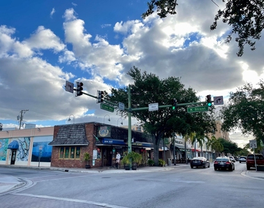 921 S M Street - Photo Thumbnail 43