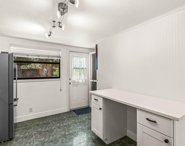 921 S M Street - Photo Thumbnail 12