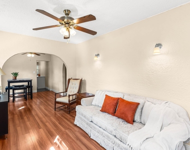 921 S M Street - Photo Thumbnail 6