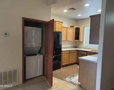 105 N Warren Street - Photo Thumbnail 5