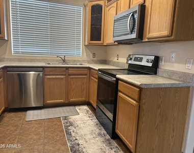 105 N Warren Street - Photo Thumbnail 3