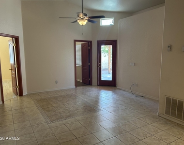 105 N Warren Street - Photo Thumbnail 15