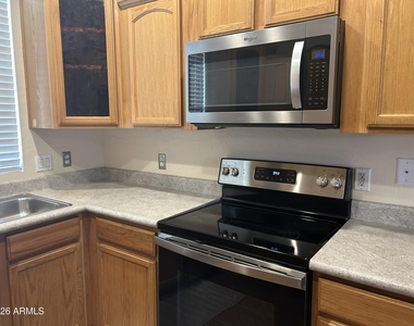 105 N Warren Street - Photo Thumbnail 2