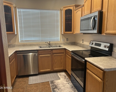 105 N Warren Street - Photo Thumbnail 4
