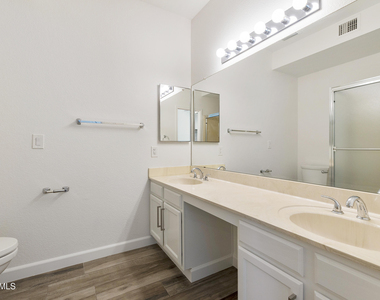9505 N 106th Place - Photo Thumbnail 13