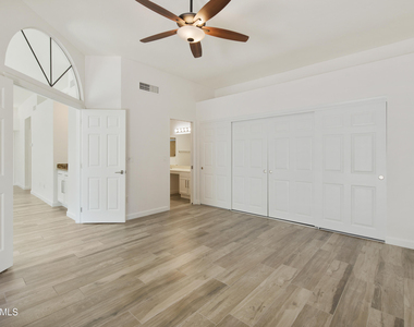 9505 N 106th Place - Photo Thumbnail 12