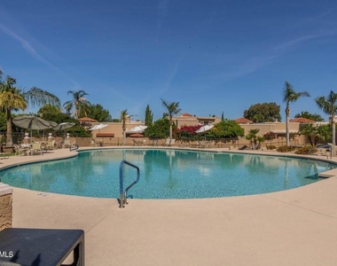 9505 N 106th Place - Photo Thumbnail 25