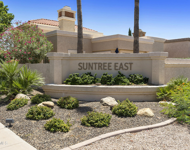 9505 N 106th Place - Photo Thumbnail 2