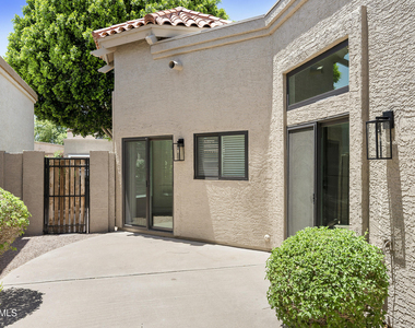 9505 N 106th Place - Photo Thumbnail 19