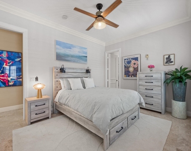 10771 Versailles Boulevard - Photo Thumbnail 26