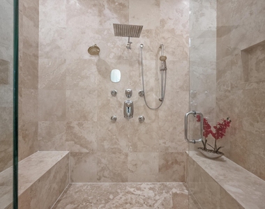 10771 Versailles Boulevard - Photo Thumbnail 21
