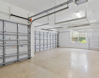 10771 Versailles Boulevard - Photo Thumbnail 42
