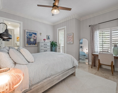 10771 Versailles Boulevard - Photo Thumbnail 27
