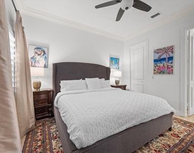 10771 Versailles Boulevard - Photo Thumbnail 24