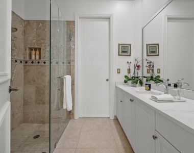 10771 Versailles Boulevard - Photo Thumbnail 32