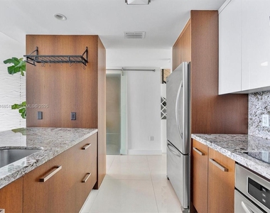 7935 East Drive - Photo Thumbnail 31