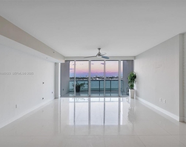 7935 East Drive - Photo Thumbnail 4