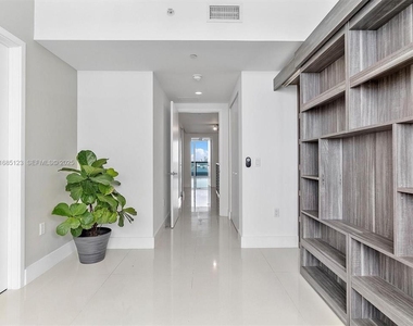 7935 East Drive - Photo Thumbnail 18