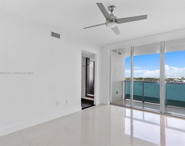 7935 East Drive - Photo Thumbnail 27