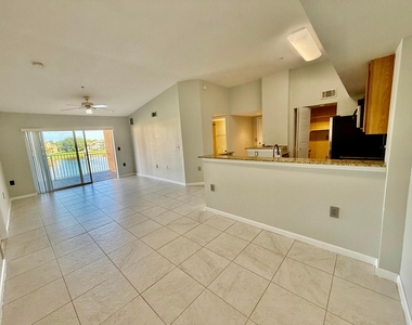 271 Sw Palm Drive - Photo Thumbnail 7