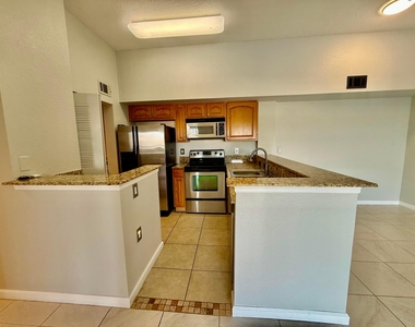 271 Sw Palm Drive - Photo Thumbnail 5