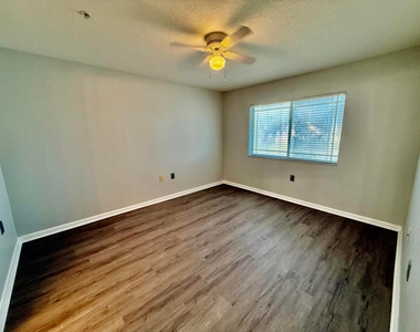 271 Sw Palm Drive - Photo Thumbnail 11