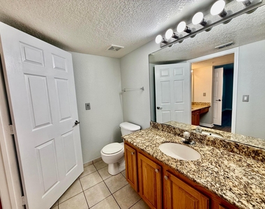 271 Sw Palm Drive - Photo Thumbnail 14